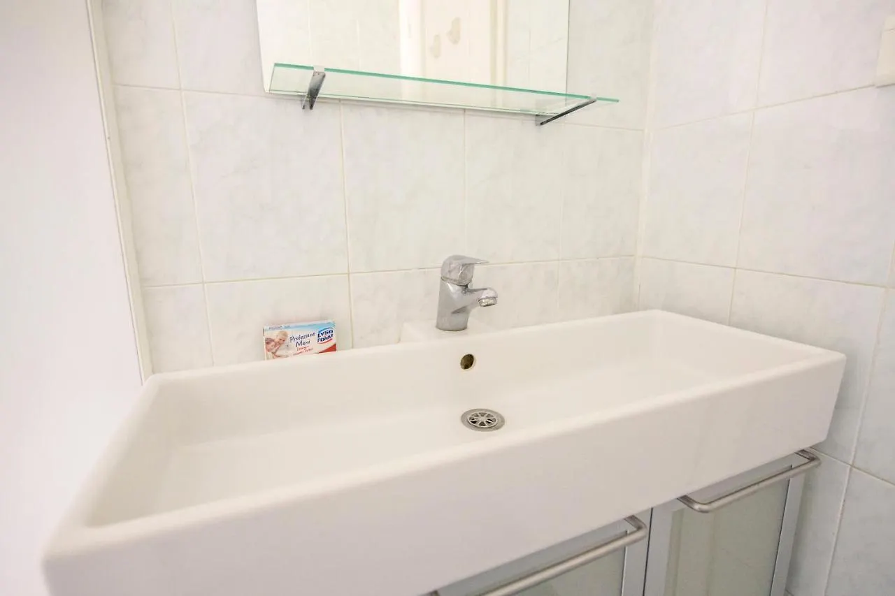 Appartamento 192 - Casa Dinghy, Genova - Dieci Minuti A Piedi Dall'Ospedale Gaslini